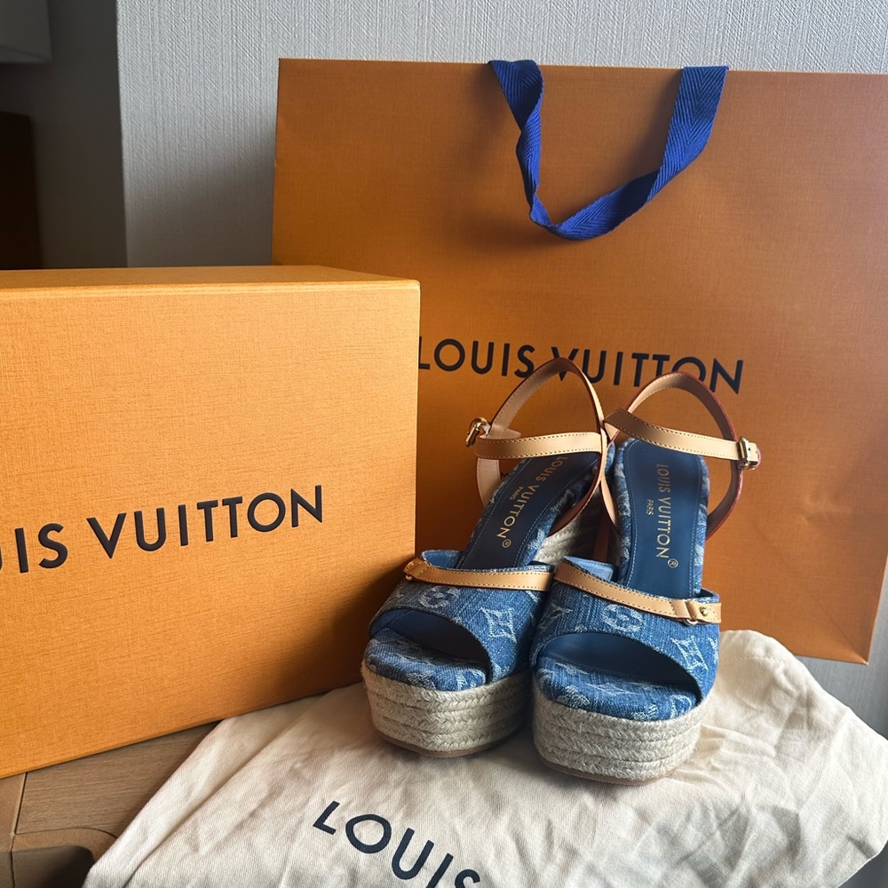 NEW LOUIS VUITTON DENIM Helios Wedge Sandal 💙 - Picture 5 of 13